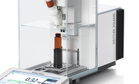 Automatic Weighing with Lab Balances for Pharma