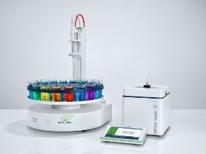 UV/VIS Excellence Spectrophotometer with InMotion autosampler used to measure color according to CIELab scale