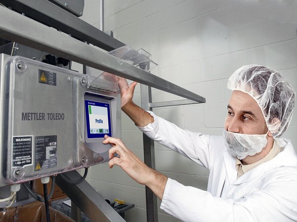 Industrial metal detection for food and pharma industries